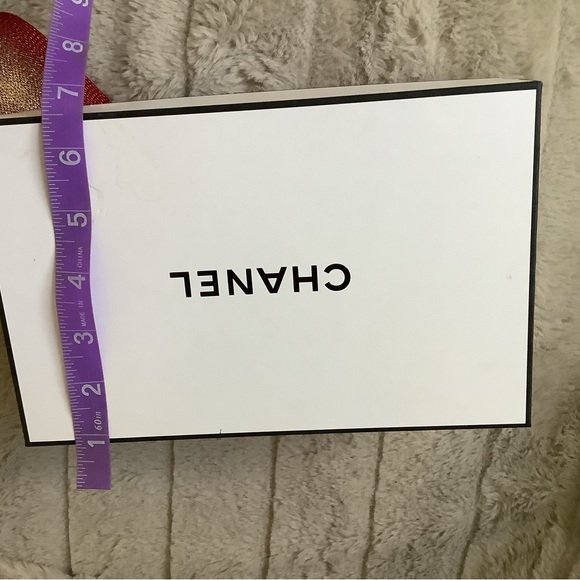 CHANEL EMPTY GIFT BOX AND RIBBON - Picture 6 of 6